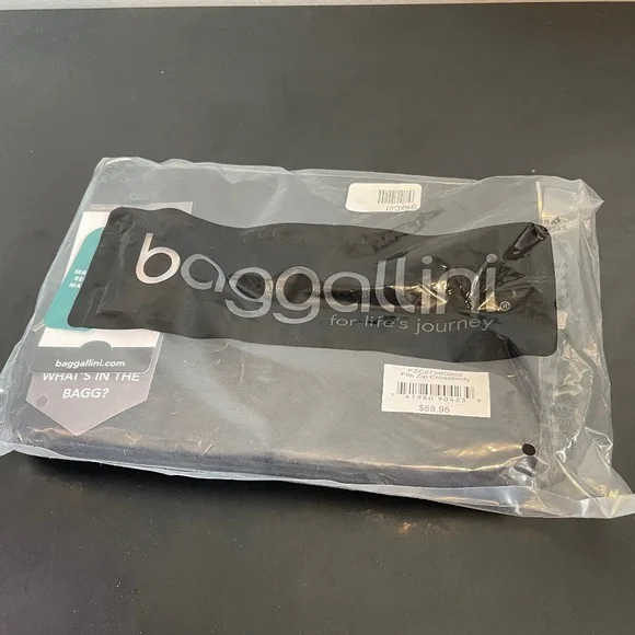 Baggallini Flip Zip Crossbody Bag, Black Cheetah Embossed, NWT - Picture 3 of 6